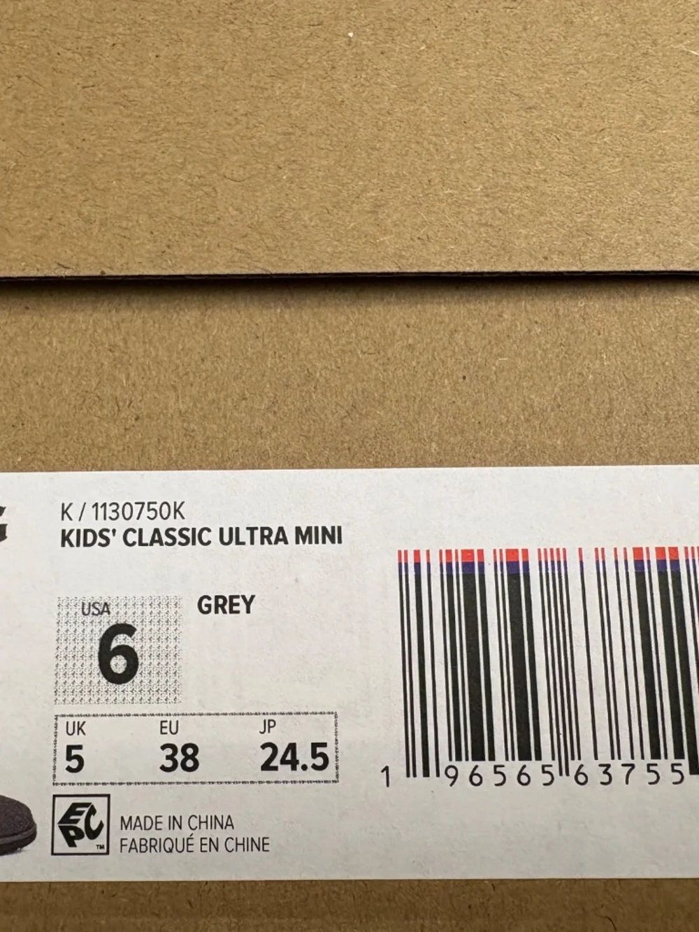 Ugg boots kids size 6